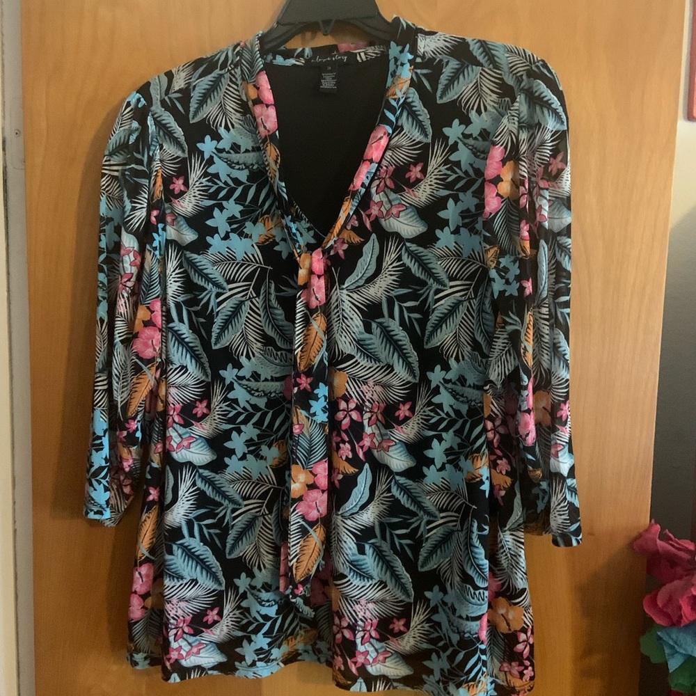 Nice print top with lining.
